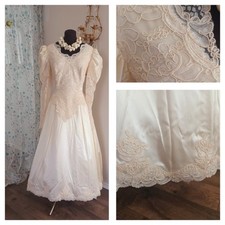 Stunning Vintage Wedding Gown