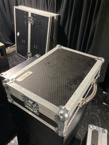 Swan flight case fits - flight,