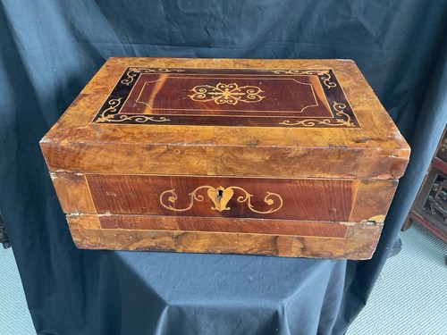 Large inlaid antique - ,