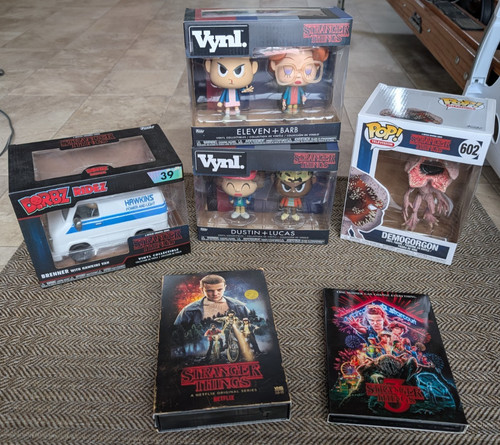 Stranger things collectable - things, +