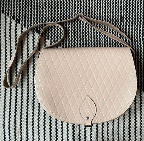Beige cream zatchel patent - zatchel,