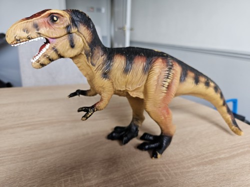 Large dinosaur tyrannosaurus - large,