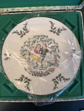 1977 Christmas Royal Doulton