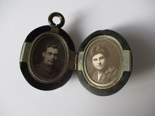 Whitby Jet locket antique Victorian with 2 photos mourning jewellery facet cut