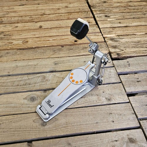 Bass drum pedal - pearl, p930