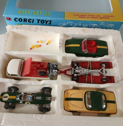 Corgi gift set37 lotus - lotus, racing