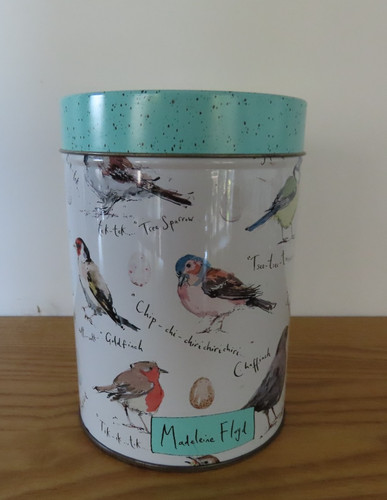 Pretty bird themed - tin,