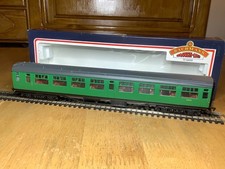 Bachmann 34-575 BR Green Bullied 2nd Class Open coach