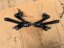 2010 KAWASAKI ZZR 1400 ZX14R ZZR1400 REAR PASSENGER PILLION PEGS HANGERS GENUINE