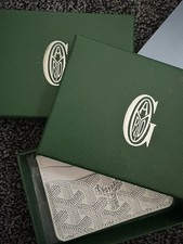 Mens Designer Cardholder  Colour Whitewith Box