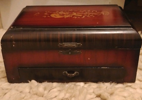 Vintage lacquered wooden - lacquered,