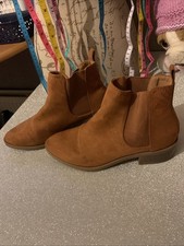 Ladies Boots Size 5