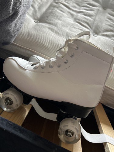White roller skates - white, light