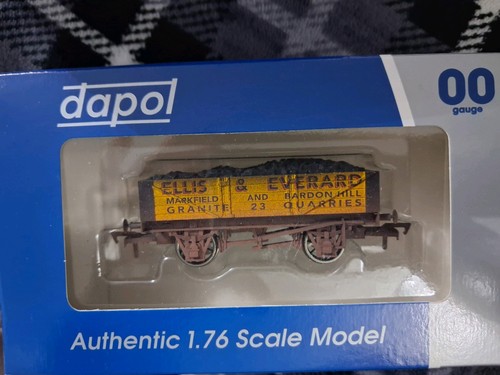Dapol gauge plank wagon - 4,