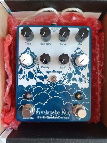 Earthquaker devices avalanche - earthquaker,