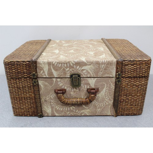 Brown woven wicker - brown,