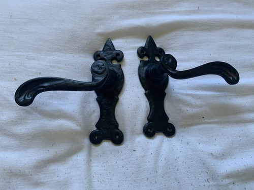 Black cast iron victorian - cast,