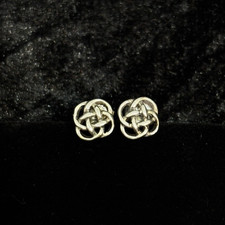 925 Sterling Silver 1.1g Stud