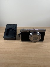 Fujifilm XF1 Black Compact Digital Camera with Original charger 