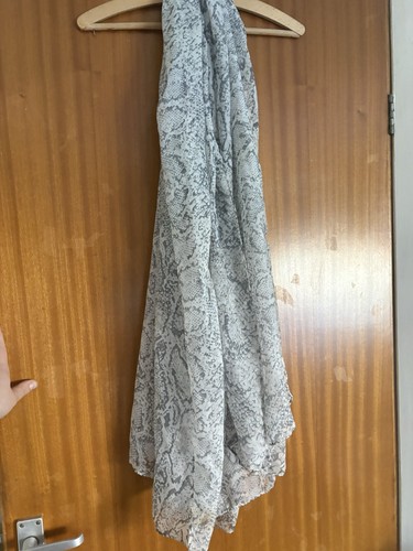 Women snake skin print - skin,