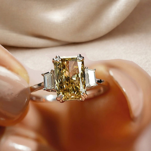 Fancy intense yellow diamond - yellow,