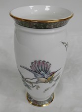 Wedgwood Humming Birds Bone China Vase Gold Trim - G18GA