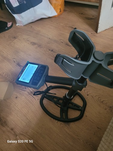 Metal detector new - metal,