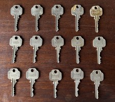 15 X Old Keys Job Lot Mixed Keys Bundle, Keys for collectors crafters Union Keys