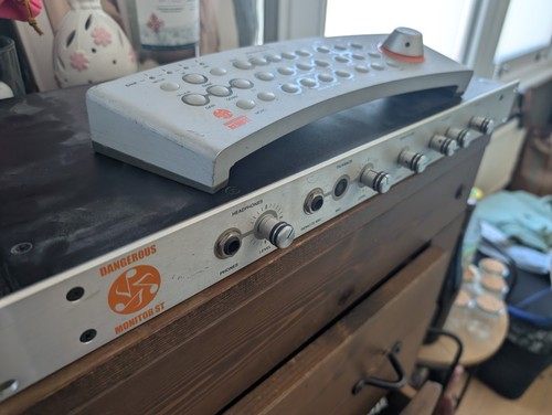 Dangerous music monitor - music,