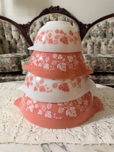 Vintage pyrex pink mixing - pink, bowl