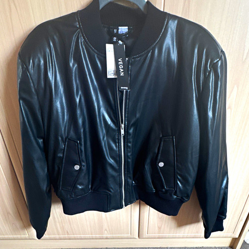 Divided vegan black faux - vegan,