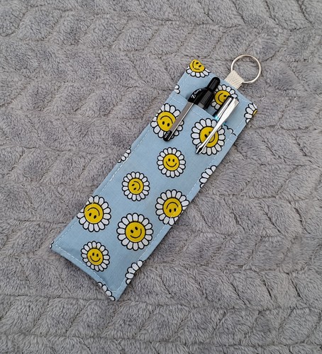 Smiley daisies pen holder - daisies, for