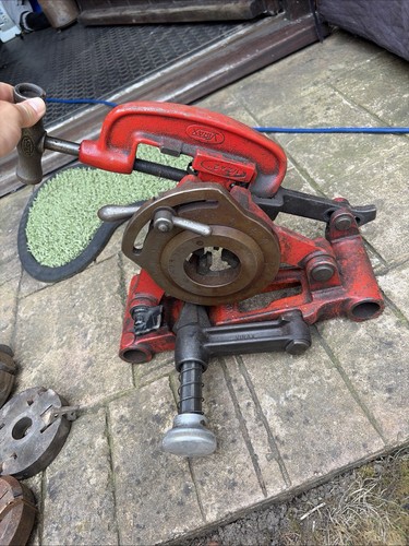 Virax pipe threader and - virax,