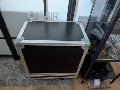 Guitar amp flight - case, barely
