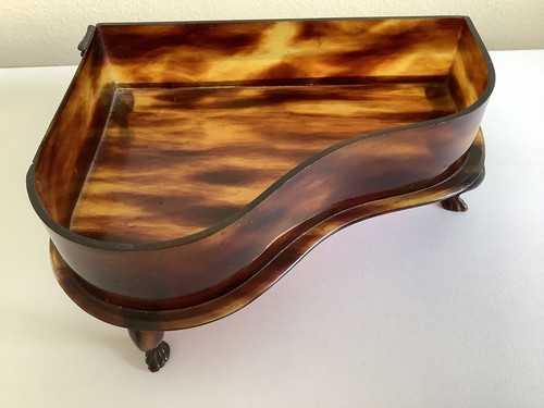 Faux tortoiseshell celluloid - tortoiseshell,
