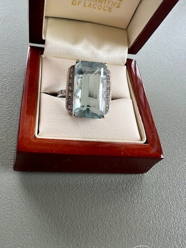 Aquamarine 740 ct and - 13.740,