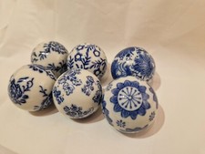 6 Porcelain Carpet Balls Set