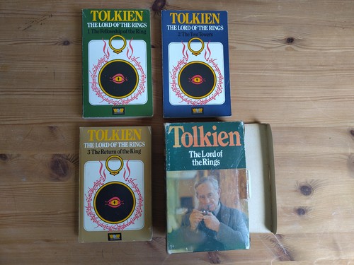Lord the rings paperbacks - the,