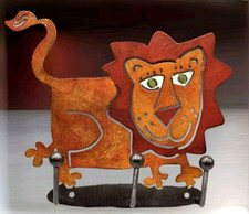 Metal Lion Art Work Towel