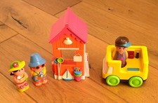 ELC Happyland Seaside Beach Hut, Ice-Cream Van & 3 Figures, Good, PLS C DESCRIPT