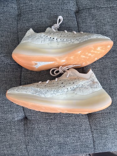 Size adidas yeezy boost - 10.5,