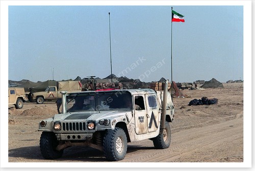 Kuwaiti flagged 998 humvee - m-998,