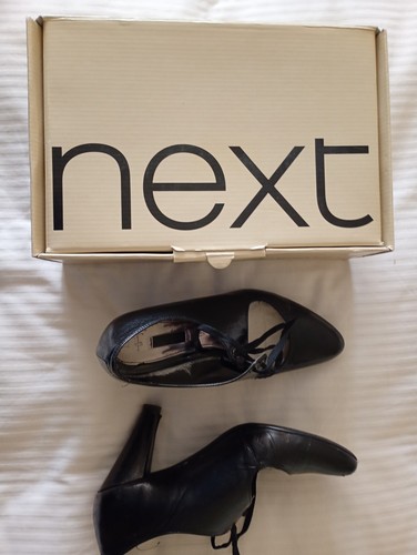 Excellent next black leather - excellent,