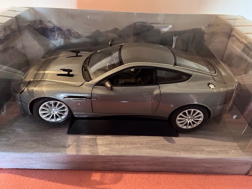 Aston martin vanquish v12 - vanquish,