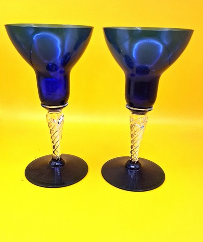 Blue coloured twisted - , stem