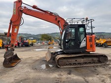 Hitachi ZX135US 13.5 ton excavator digger blade 2019