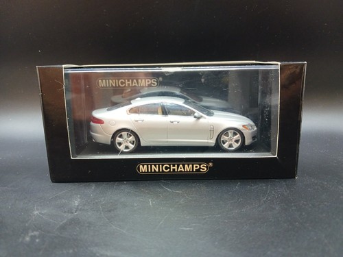 Minichamps 400 130701 jaguar - minichamps,