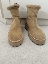Russell & Bromley Snowfall Tan Suede Ankle Boots Size 6/39  platform 