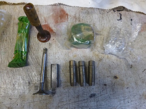 Triumph trw 500 valve guides - trw,