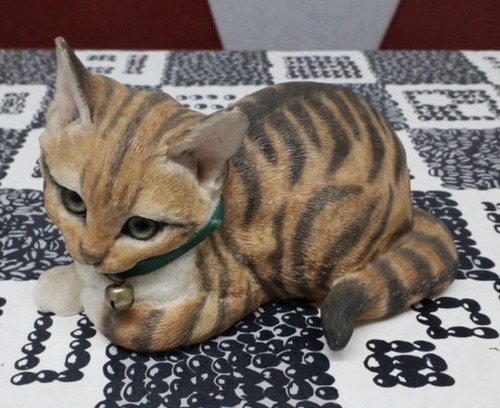 Country artist kitten figurine - artist,